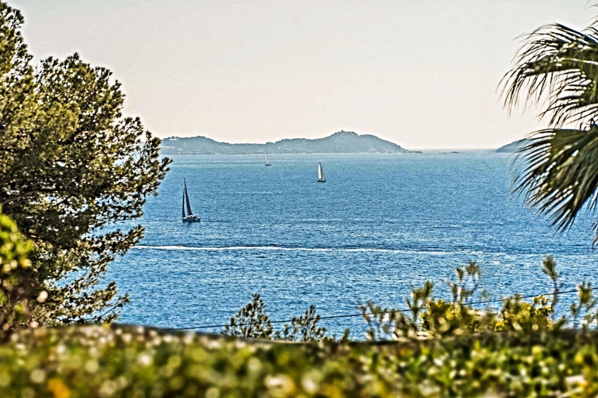 Logement Vue Mer Splendide - Situe A 50 Metres Du Bord De Mer Et 2 Minutes Des Plages - Bandolina エクステリア 写真