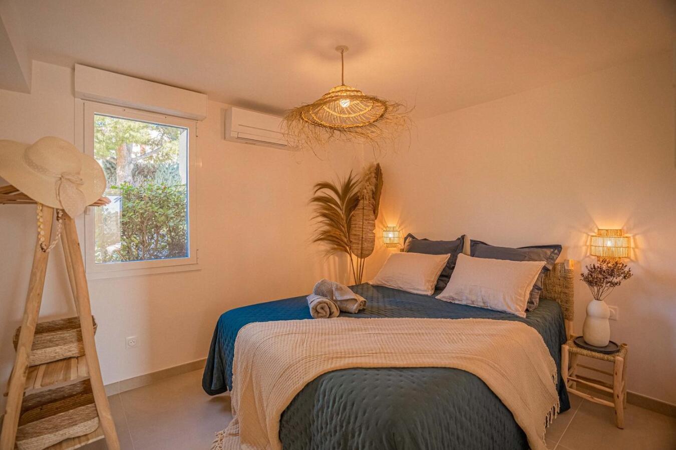 Logement Vue Mer Splendide - Situe A 50 Metres Du Bord De Mer Et 2 Minutes Des Plages - Bandolina エクステリア 写真